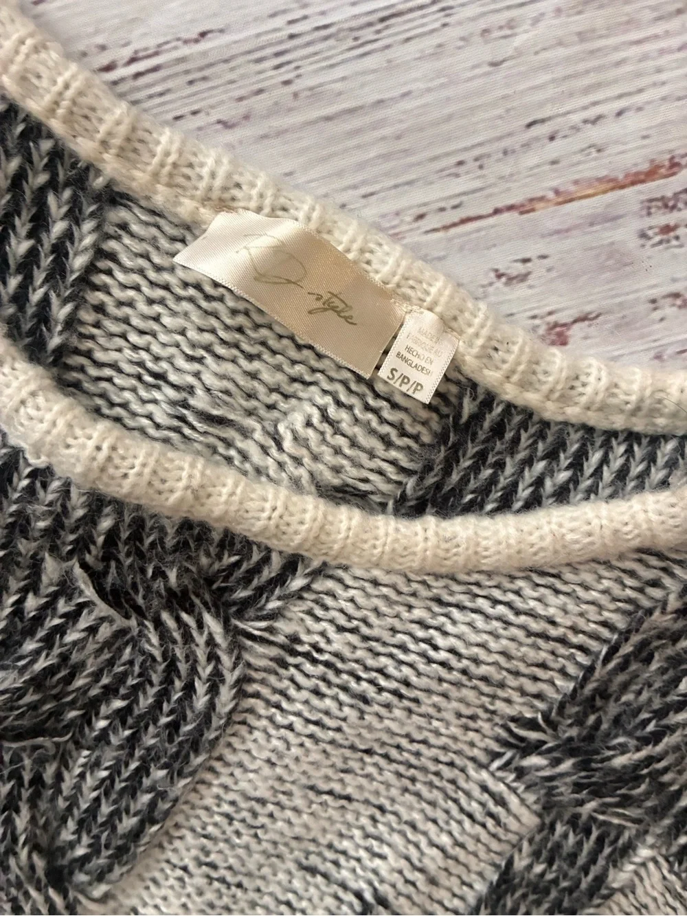 Cozy Chunky Cable Knit Sweater - Cream & Black Size Small